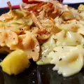 Farfallini mit Curry, Äpfeln und Lauch