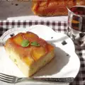 Карамелен сладкиш с праскови