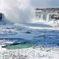 Ниагарският водопад замръзна