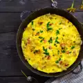 Омлет с макарони, шунка и чушки