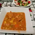 Свинско месо с грах и картофи