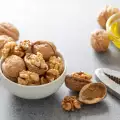 How to Make Homemade Walnut Oil