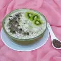 Oatmeal with Chia and Kiwi