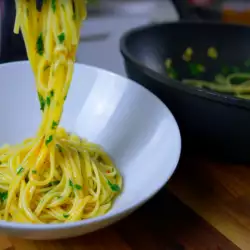 Аglio e olio ili testenina sa maslinovim uljem i belim lukom