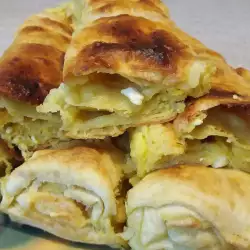 Банички с готови кори и плънка с мая