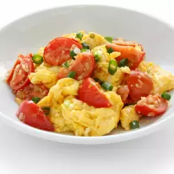 Scrambled Eggs with Tomatoes