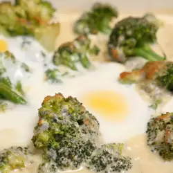 Oven-Baked Broccoli with Blue Cheese Sauce