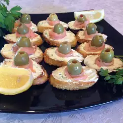 Bruschetta with Cream Cheese and Salmon