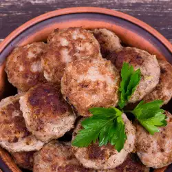 10 вкусни и изпитани рецепти за кюфтета