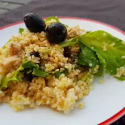 Salat mit Bulgur und Thunfisch