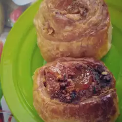 Puff Pastry Snails with Turkish Delight and Walnuts