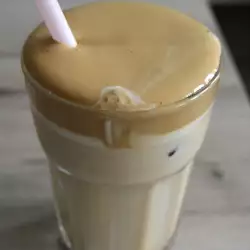 Weißer Frappe mit Kokoszucker