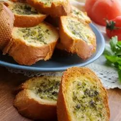 Bruschettas con ajo, perejil y eneldo