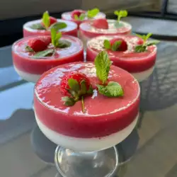 Two-Color Strawberry Pudding