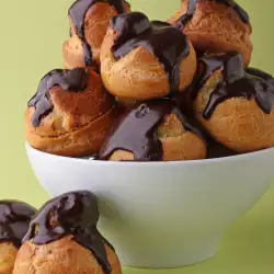 Profiterole sa kremom