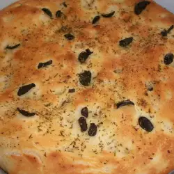 Focaccia con aceitunas y orégano