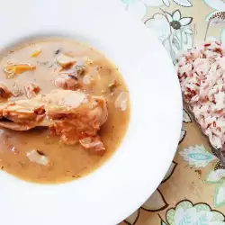 Fricasé de conejo con alcaparras