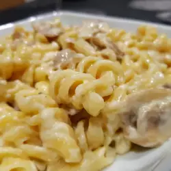 Fusilli cu ciuperci și smântână