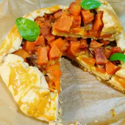 Galette con calabaza, queso feta y puerros