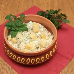 Broccoli and Meat in a Clay Pot