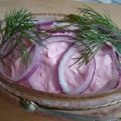 Salata od mariniranog kavijara sa lukom