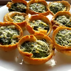 Bread Baskets with Spinach