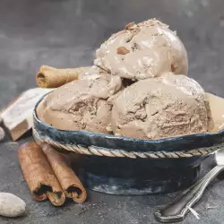 Homemade Ice Cream with Coffee and Ginger