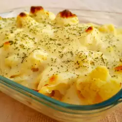 Oven-Baked Cauliflower with Turkey Breasts