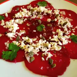 Carpaccio aus Roter Bete und Käse