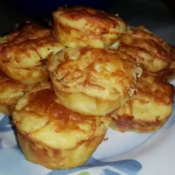 Pastelitos de patata con champiñones y nata