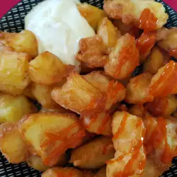 Cartofi Bravas în tempura