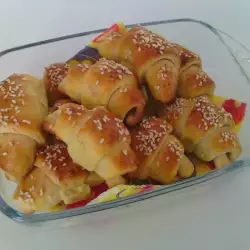 Кашкавалени кифлички