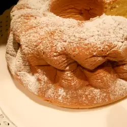 Portugiesischer Biskuitkuchen mit Mandarinen