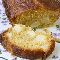 Cake with Pears and Ginger