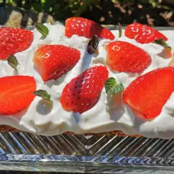 Keto Cake of Nuts, Cream and Strawberries