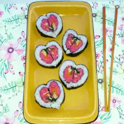 Gimbap vegetariano en forma de corazón