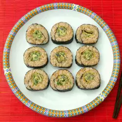 Kimbap with Quinoa, Soy Sauce and Egg Roll