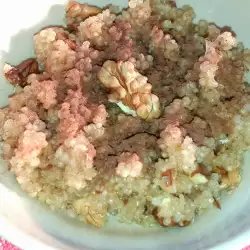 Quinoa with Honey, Cinnamon and Walnuts