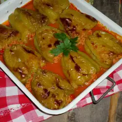 Класически пълнени чушки с ориз