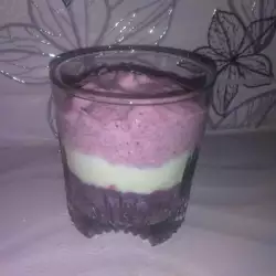 Quick Cream with Blueberries and Yogurt