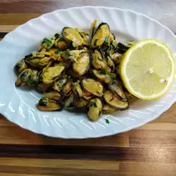 Pan-Fried Garlic Mussels