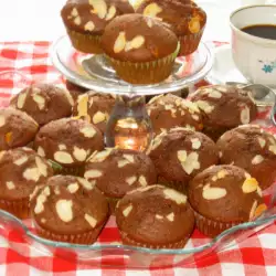 Muffins de cacao con chocolate blanco y almendras