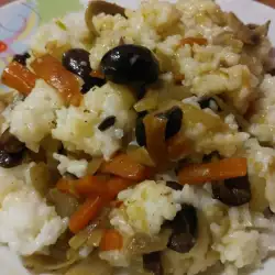 Chinese-Style Rice with Mushrooms and Olives