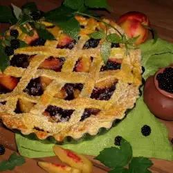 Pie with Blackberries and Nectarines