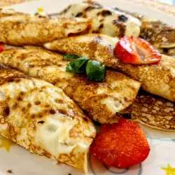 Pancakes with Sour Cream, Strawberries and Caramel