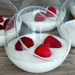 Keto Vanilla Panna Cotta