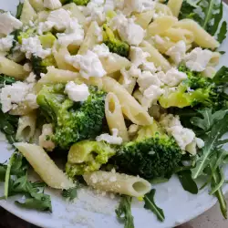 Pasta with Broccoli, Arugula and Cheese