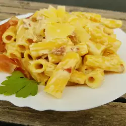 Pasta with Oyster Mushroom and Prosciutto