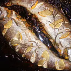 Trucha al horno con vino blanco y espinacas