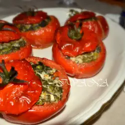 Stuffed Tomatoes with Spinach and Cheese